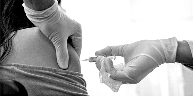 La vacuna es desarrollada por la biotecnológica Moderna en colaboración con los Institutos Nacionales de la Salud (NIH) de EEUU