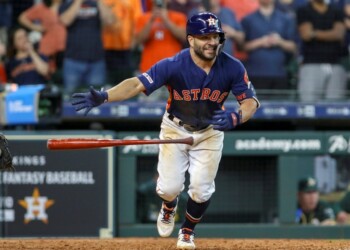 Altuve será evaluado diariamente por los médicos de los Astros