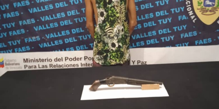 Abdon José Torres Meléndez, según la policía, tenía una escopeta 