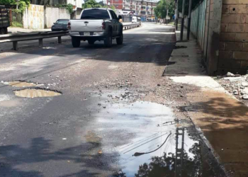 El asfalto colocado se lo llevó la lluvia; sin embargo la alcaldía aseguró que en los próximos días será reparado el daño