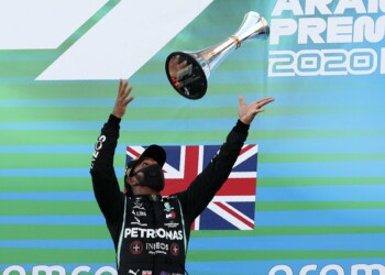 El británico superó la marca de podios alcanzada por el alemán Michael Schumacher