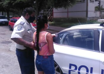 Funcionarios de la Policía Municipal de Lander arrestaron a la mujer  