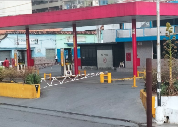 Estaciones de servicio cerradas y colas en sus adyacencias es el panorama que se observa a diario en los diferentes municipios de esta zona mirandina