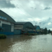 Cada vez que llueve las aguas se empozan en la zona industrial Pampero