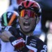 El australiano ganó la segunda etapa del Tour de Francia al cruzar la meta en Sisteron, este lunes 31 de agosto