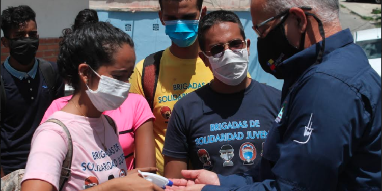 El alcalde de Guarenas, Luis Figueroa participó en las diversas jornadas con las Brigadas de Solidaridad JuvenilCORTESIA / PRENSA AMP