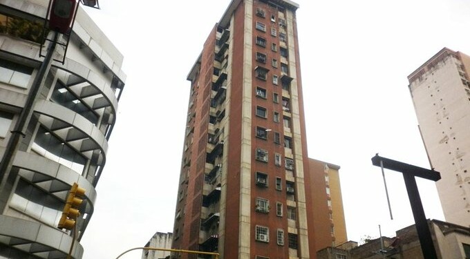 Dirigentes vecinales denunciaron que, durante la cuarentena, vecinos de Caracas han sido víctima de robos en sus apartamentos