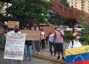 Comuna exige en Guatire entrega
de materiales de la Brigada Brico