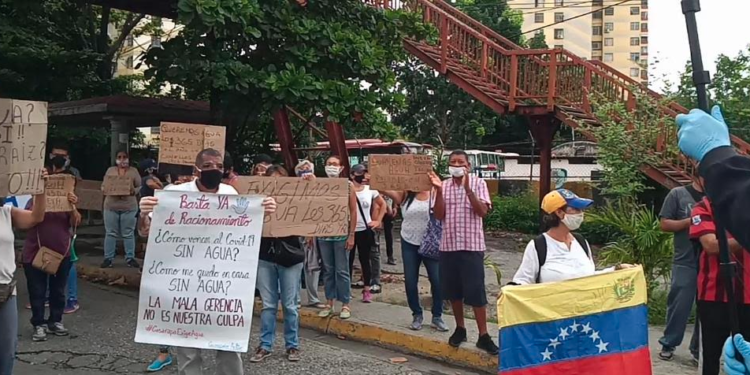 Comuna exige en Guatire entrega
de materiales de la Brigada Brico