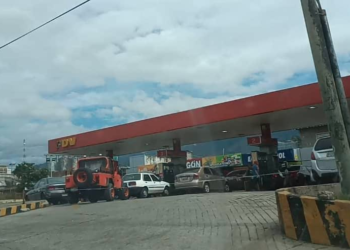 La E/S Izcalago ubicada a la altura de El Cercado que surte gasolina a precio internacional se encontraba con poca presencia vehicularBRYAN CÁRDENAS