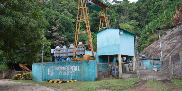 Instalación del motor de la bomba vertical N° 2 en Taguaza, que continúa en pruebas de arranque y ajustes, para garantizar su optimo funcionamientoCORTESIA @HidroCapital2