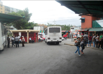 Transportistas de Plaza-Zamora: “El dólar se ha disparado en estas últimas semanas y eso repercute en nuestra economía”…