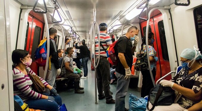 La ONG Metro Comunidad alerta por la aglomeración de personas en el Metro de Caracas