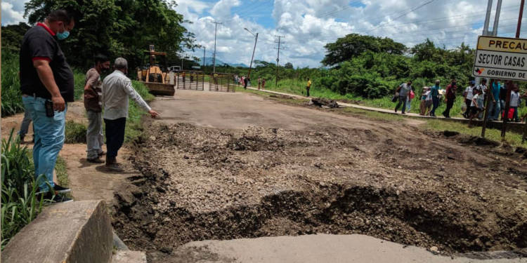 El Gobierno local está trabajando mancomunado con la Fábrica Nacional de Cemento y la empresa privada, con maquinaria pesada, para recuperar el puente