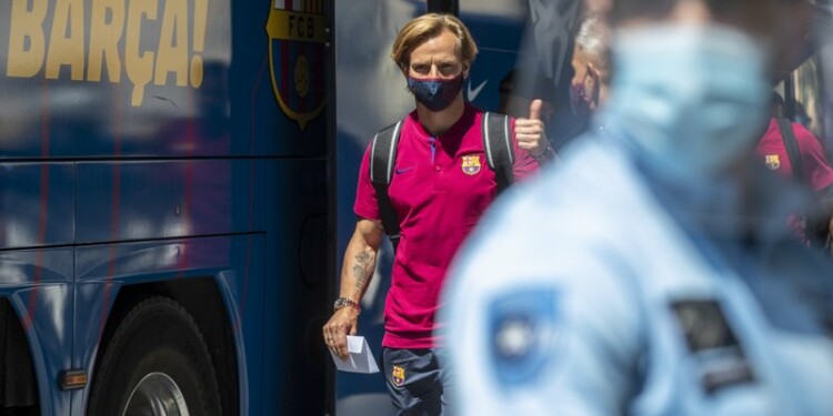 Rakitic no contaba para el nuevo entrenador del Barcelona, Ronald Koeman