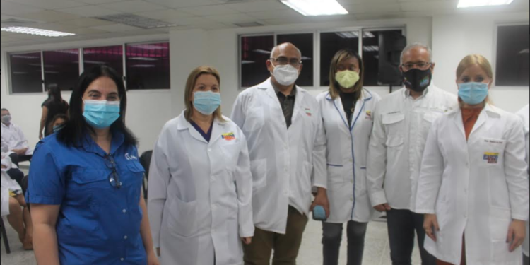 Autoridades presentes en el acto inaugural del primer laboratorio de Biología Molecular en Guarenas
CORTESIA / PRENSA AMP