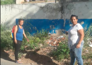 En Colina Feliz de Guarenas esperan ayuda inmediata de los gobiernos municipal y regional para no quedar damnificados ni perder su escuela