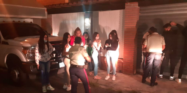 El director del  organismo policial Comisionado Agregado (PNB), Carlos Volcán, señaló que vecinos de Las Galas en Llano Alto denunciaron la fiesta