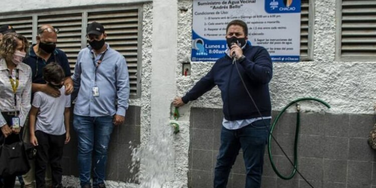 El alcalde Gustavo Duque ha enfocado su gestión en resolver el problema del agua de los chacaoenses