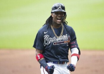 Acuña conectó un cuadrangular bestial y puso a ganar a los Bravos este domingo