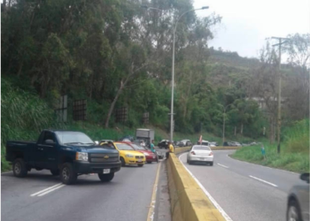 En la noche del martes 8 de septiembre, tres protestas se registraron en Altos Mirandinos en reclamo de llegada del combustible