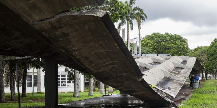 Los decanos no quieren que se sigan cayendo los techos en la Universidad Central de Venezuela