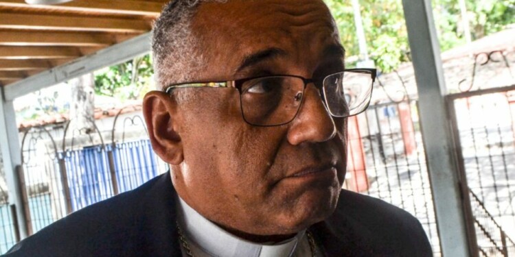 Monseñor Víctor Hugo Basabe