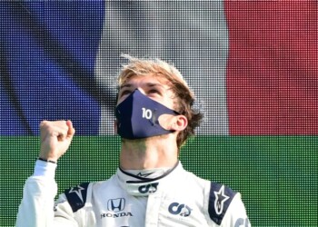 El piloto francés Pierre Gasly celebra su primera victoria en Fórmula 1