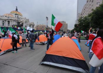 Cientos de carpas fueron instaladas en el centro de la ciudad