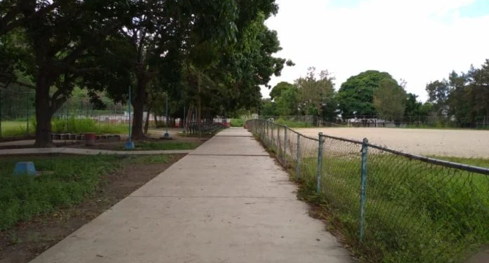 El Polideportivo Jesús Barrera de Colinas de Vista Alegre quedó sin postes de alumbrado eléctrico