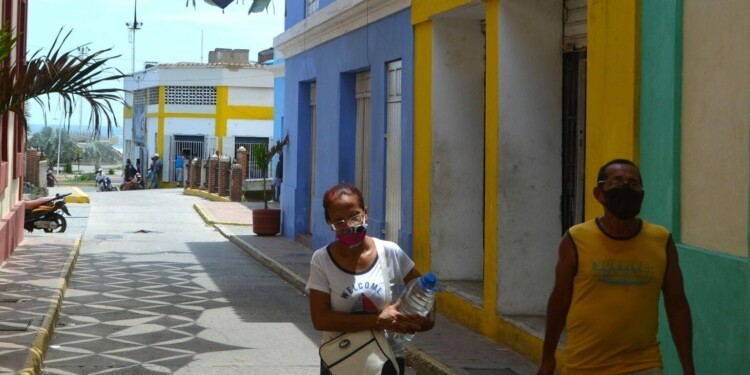 Cada vez más afectados por los apagones los habitantes de La Guaira