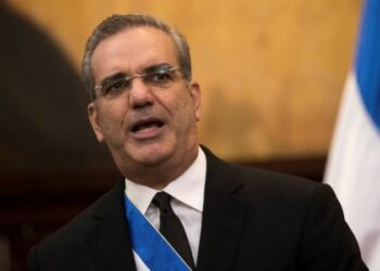 El presidente dominicano, Luis Abinader, elegido en julio del año pasado, afirmó el 27 de febrero que en el segundo semestre de 2021 comenzará la construcción de una verja con Haití