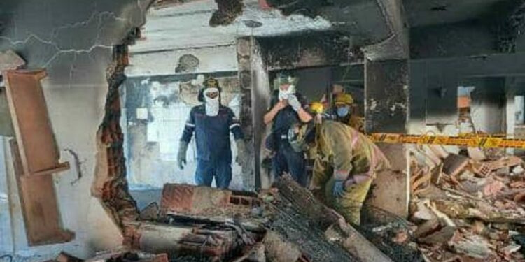 El apartamento quedó totalmente destruido por la explosión, pero afortunadamente estaba desocupado