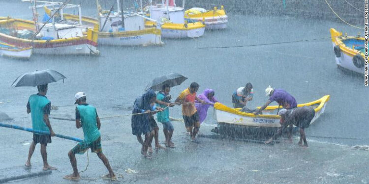 La India confirma 86 muertes en naufragios por el ciclón Tauktae - La Voz