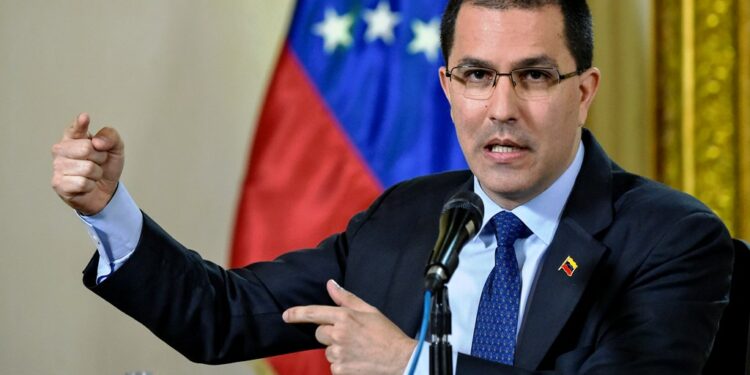 Venezuelan Minister of Foreign Affairs, Jorge Alberto Arreaza speaks during a press conference at the Ministry of Foreign Affairs, in Caracas, on January 28, 2019. Arreaza informed that delegates form the governments of Mexico and Uruguay will hand UN Secretary General Antonio Guterres, their dialogue proposals in an attempt to help solving the severe political crisis that hits Venezuela, and has left 35 dead and 850 arrested in the last week. / AFP / LUIS ROBAYO VENEZUELA-CRISIS-ARREAZA