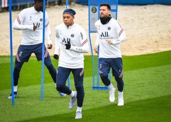 19-11-2021 Kylian MBAPPE of PSG and Lionel (Leo) MESSI of PSG during the training of the Paris Saint-Germain team on November 19, 2021 at Camp des Loges in Saint-Germain-en-Laye, France - Photo Matthieu Mirville / DPPI
DEPORTES
Matthieu Mirville / DPPI / AFP7 / Europa Press