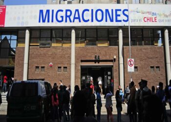 7 de Diciembre de 2016 / SANTIAGO
El Movimiento de Acción Migrante, junto a otras asociaciones migrantes y chilenas, se manifiestan con un lienzo frente al debate migratorio actual.
FOTO: SEBASTIAN BELTRAN GAETE / AGENCIAUNO