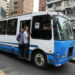 Por falta de respuestos automotriz el transporte publico disminuye el servicio cada vez mas. Existen lineas que de 70 busetas que tenian operando en Caracas, solo 20 estan trasladando usuarios.Fotografia: Oswer Diaz Mireles. Fecha: 21092017.Periodista: Migdalis Cañizales.