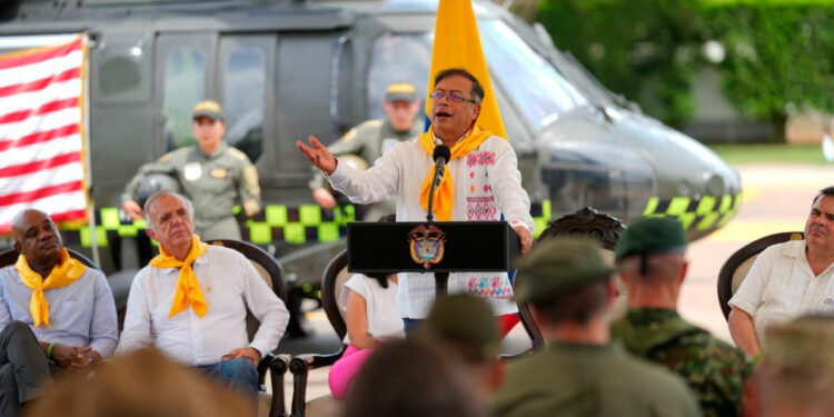 Palabras del Presidente Gustavo Petro en la Ceremonia de entrega de 7 helicópteros donados por Estados Unidos a la Policía Nacional