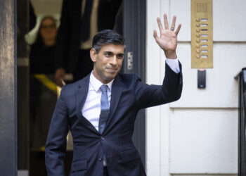 London (United Kingdom), 24/10/2022.- Former British Chancellor of the Exchequer Rishi Sunak leaves the Conservative Central Office after it was announced by the Chair of the 1922 Committee that he will become the new leader of the Conservative Party in London, Britain, 24 October 2022. Sunak will succeed Liz Truss as prime minister, after rival candidate Mordaunt withdrew from the party leadership contest. (Reino Unido, Londres) EFE/EPA/TOLGA AKMEN