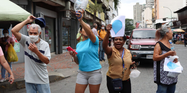 Habitantes de La Candelaria protestan  por agua