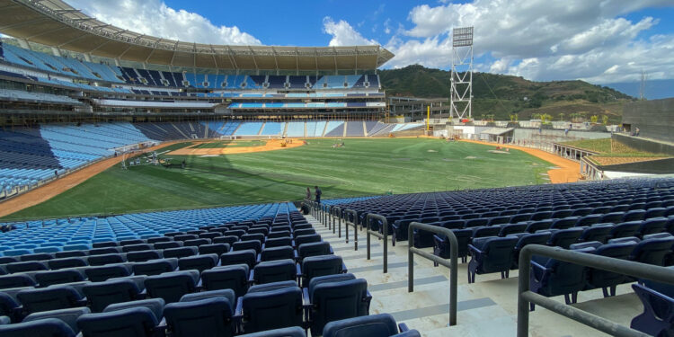 Vista del Estadio Néstor Isaías Látigo Chávez o Estadio de Béisbol de La Rinconada, el 19 de enero de 2023, en Caracas (Venezuela). EFE/Rayner Peña R.