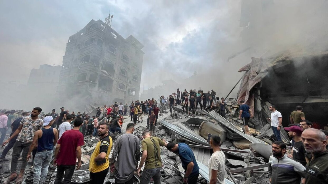 Decenas de muertos y heridos tras ataques aéreos contra el campo de refugiados de Jabalia en Gaza